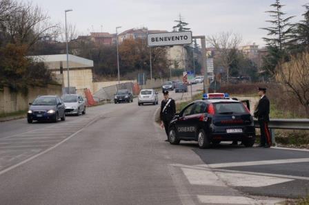 Benevento, gestore di distribuzione carburanti aggredito e rapinato
