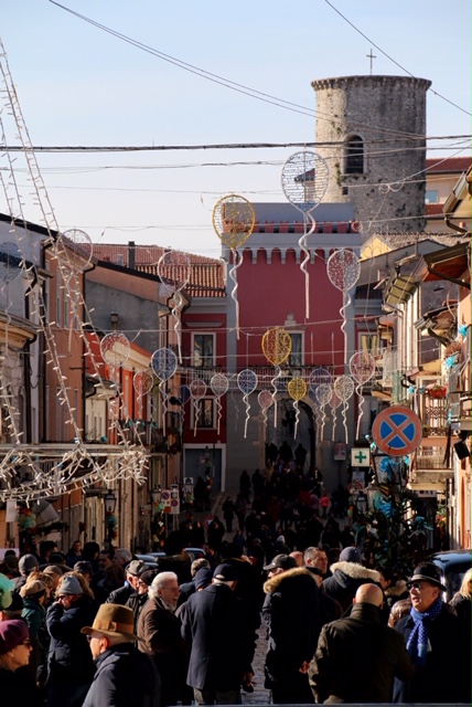 Le golose dolcezze di San Marco dei Cavoti hanno conquistato un pubblico incurante del freddo